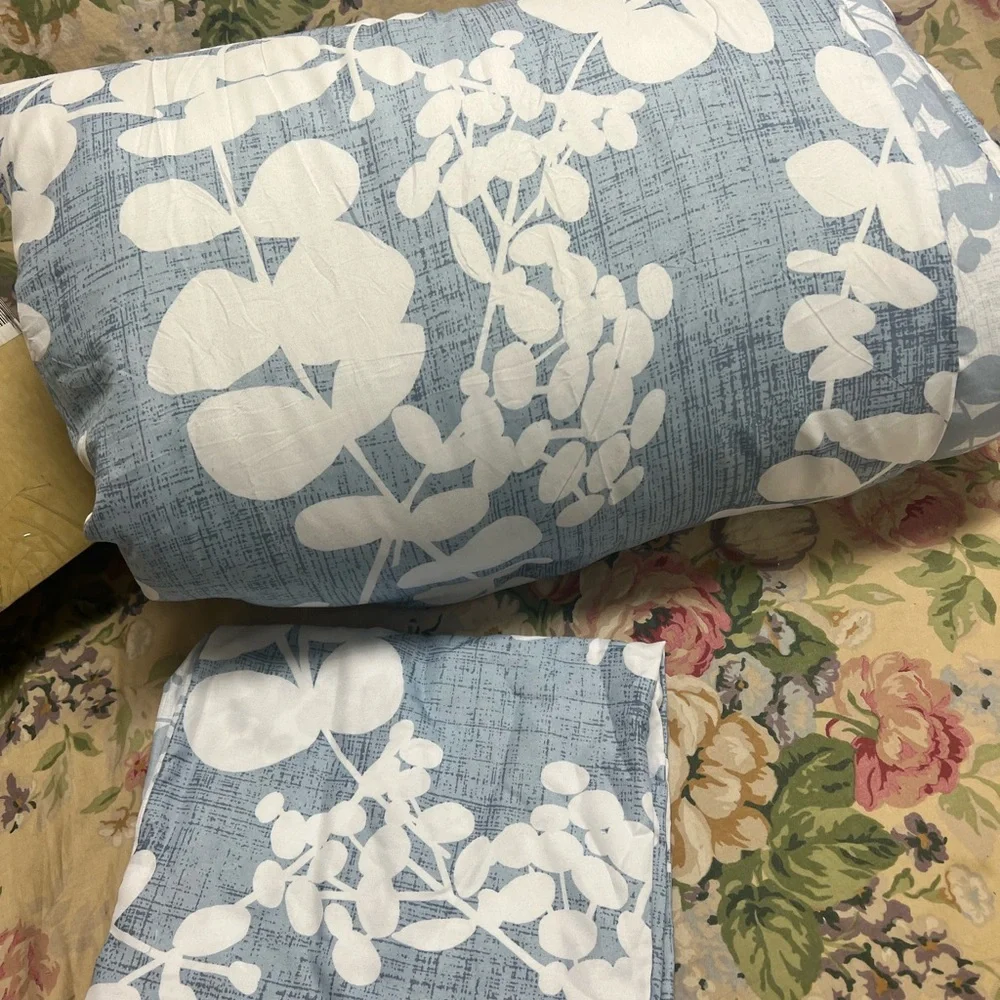 Twin comforter aria floral print reversible
